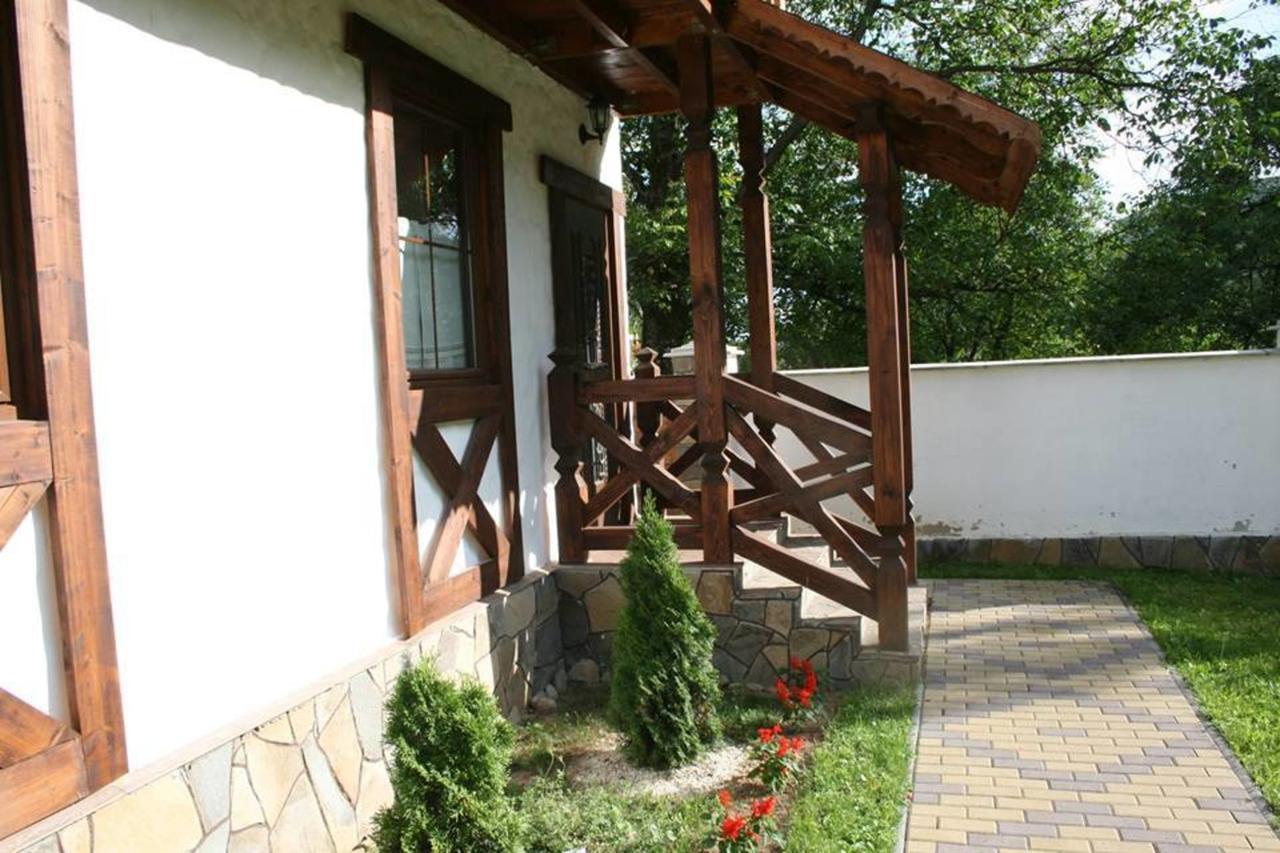 U Druziv Hotel Polyana  Exterior photo